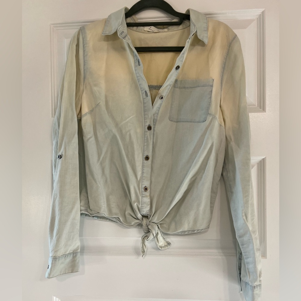 Women's Light Blue Button-Up Top
